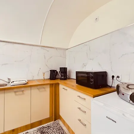 Toni Place In The Centre *